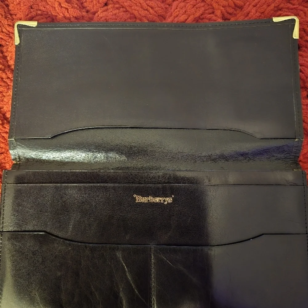 Burberrys Black Leather Wallet